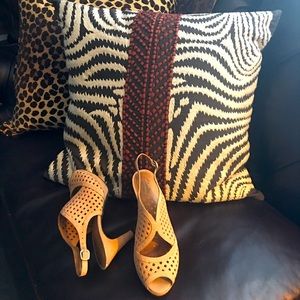 Tan Open Toe Sandals with Heel